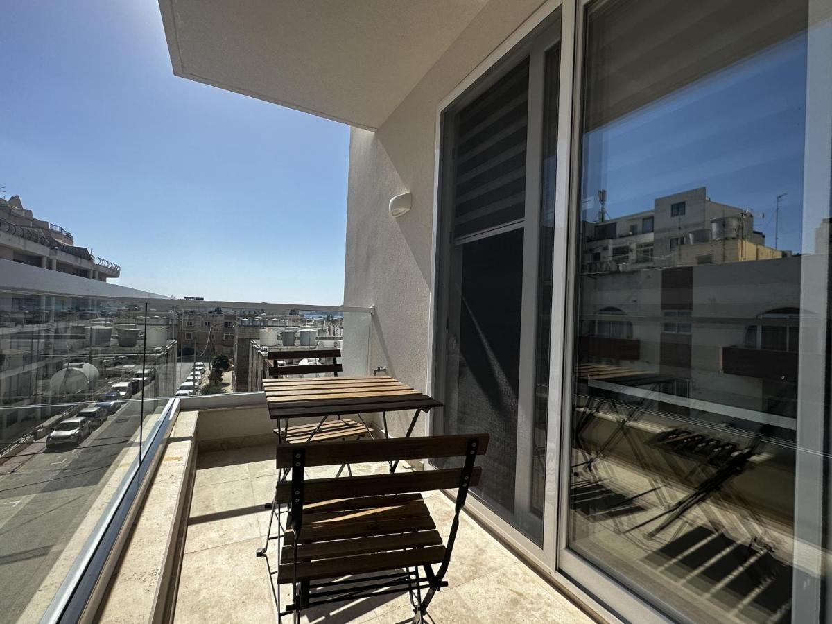 Qawra Holiday Apartment セント・ポールズ・ベイ エクステリア 写真
